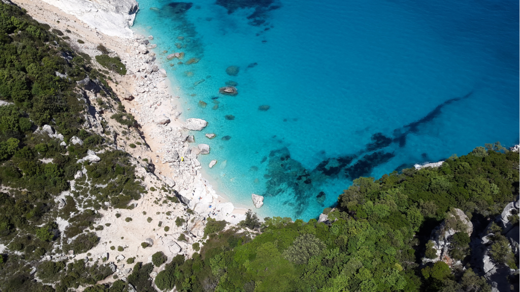 cala-en-el-mediterraneo